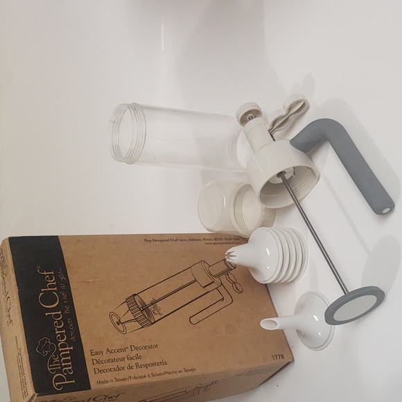 The Pampered Chef Easy Accent Decorator 1778 - Picture 3 of 8